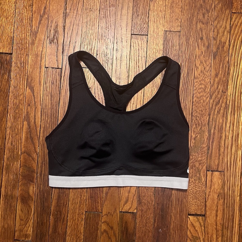 Nike Basketball Women's Sports Bra Size Medium NWOT Black Dri Fit 834539-010 $55